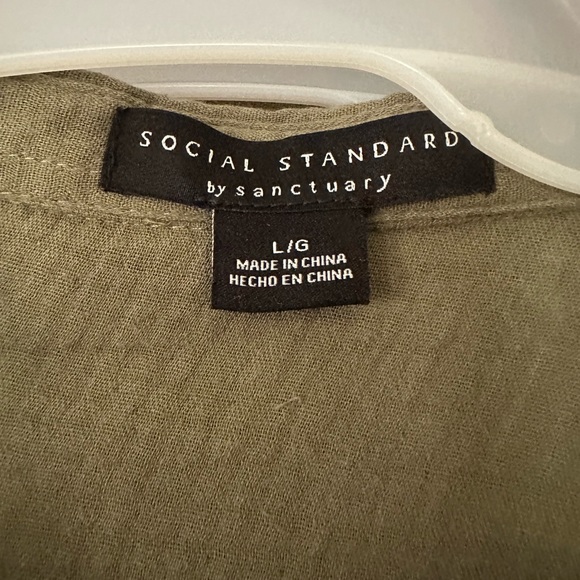 Social Standard Gauze Button Top (NWT) - Picture 2 of 5